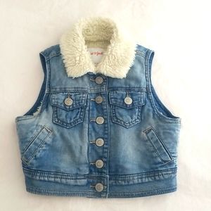 Cat and Jack Jean Sherpa Vest size 4/5